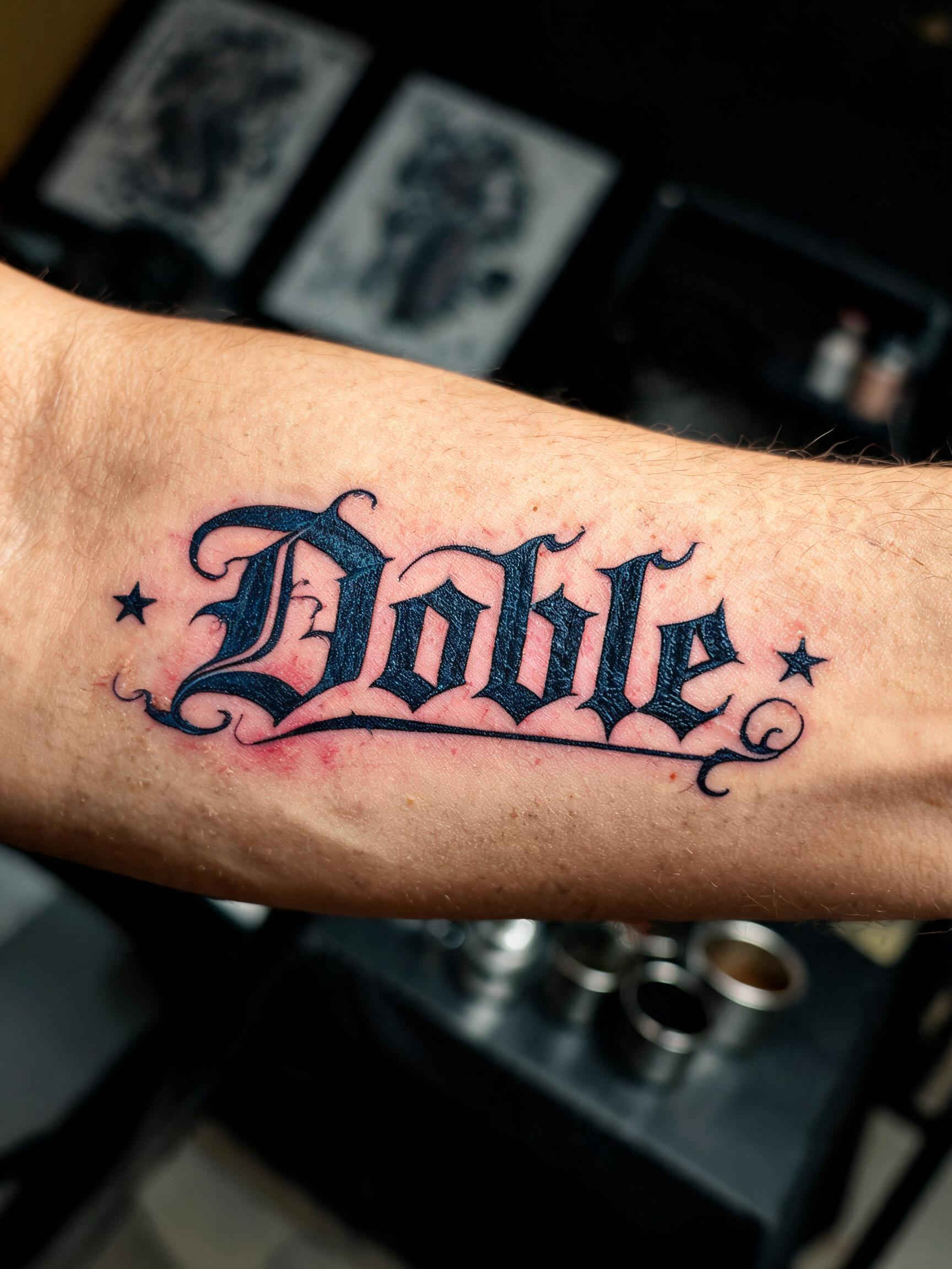 "Doble" — Tattoo | AI Text Effect Generator