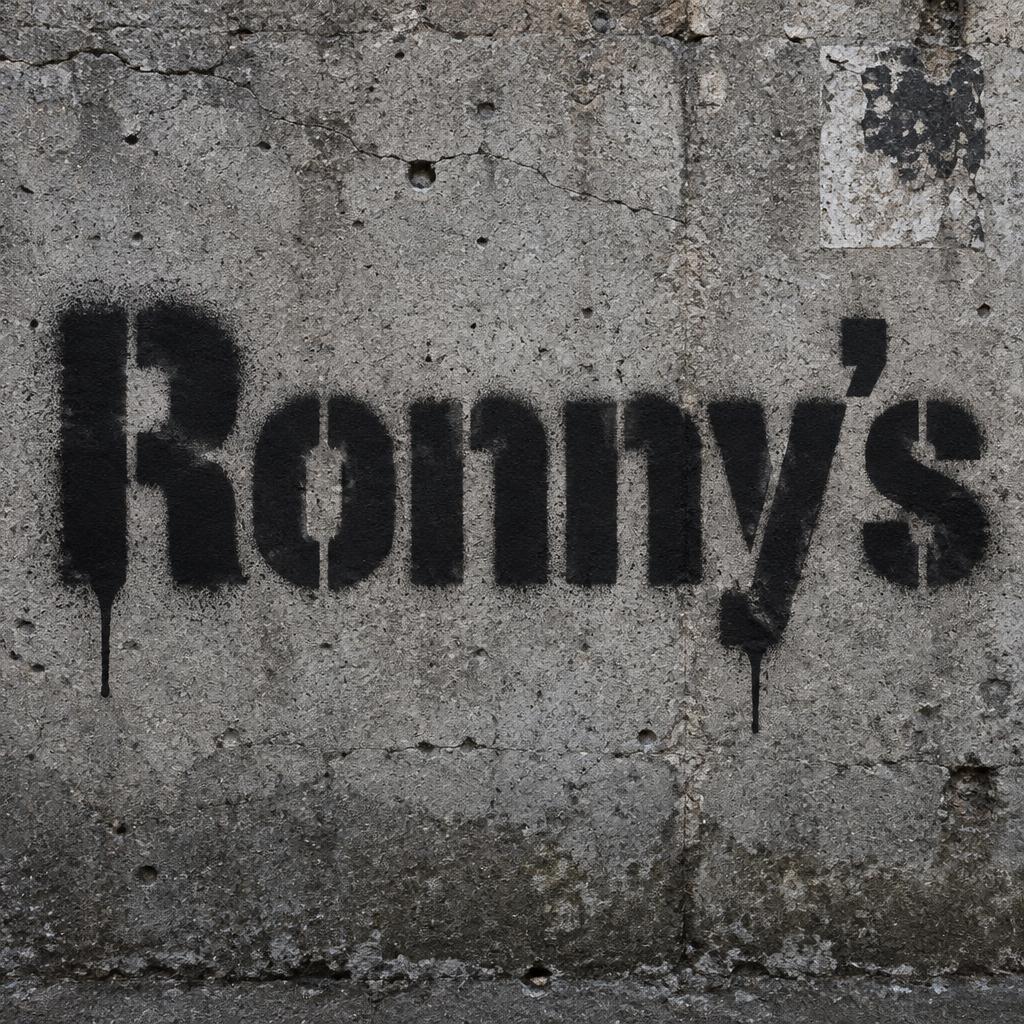 "Ronny's" — Stencil text effect