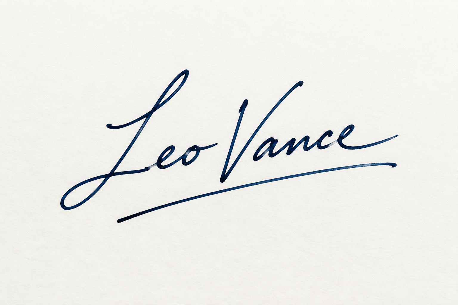 "Leo Vance" — Cursive Signature text effect