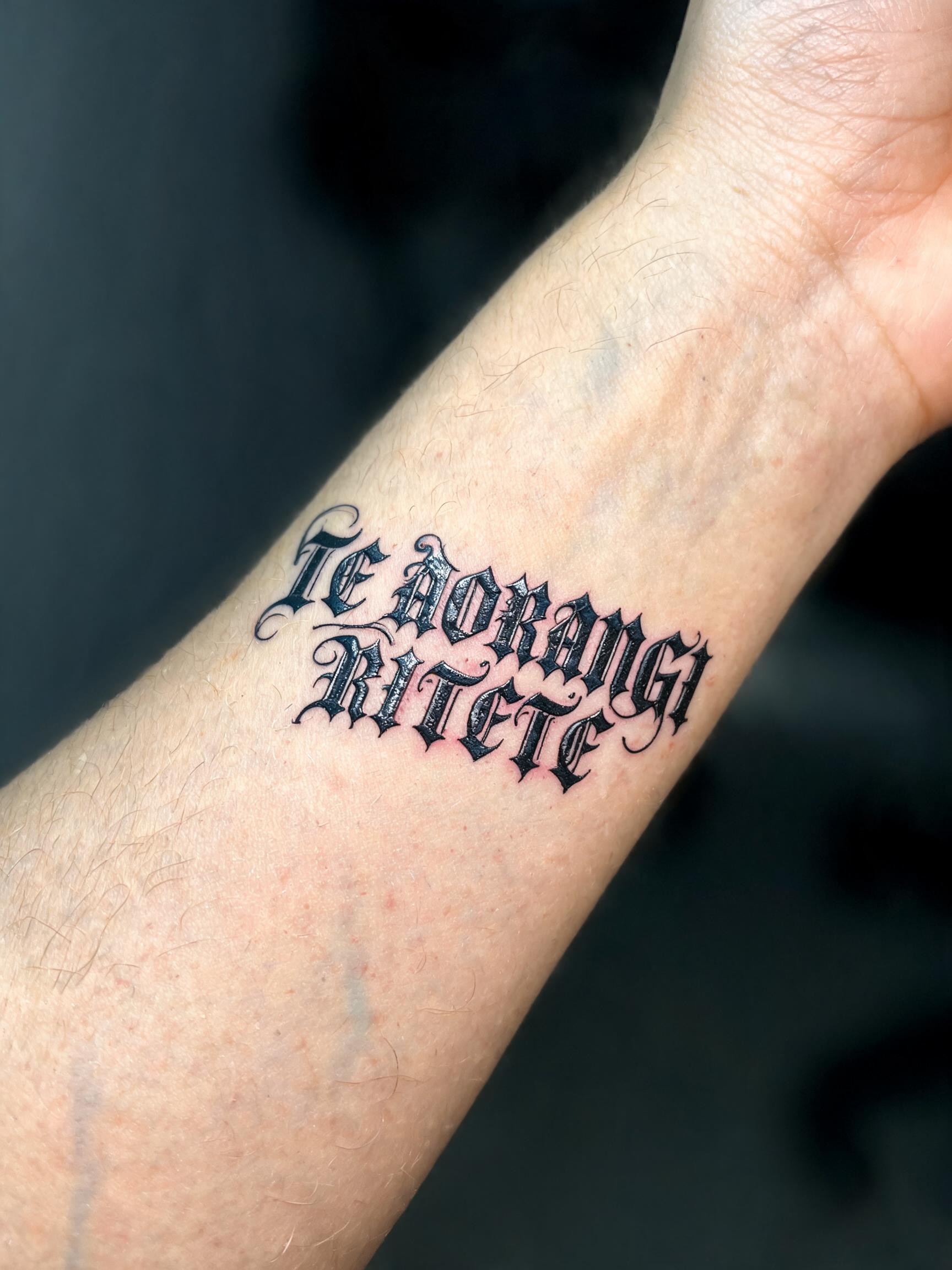 "TE AORANGI
RITETE" — Tattoo text effect