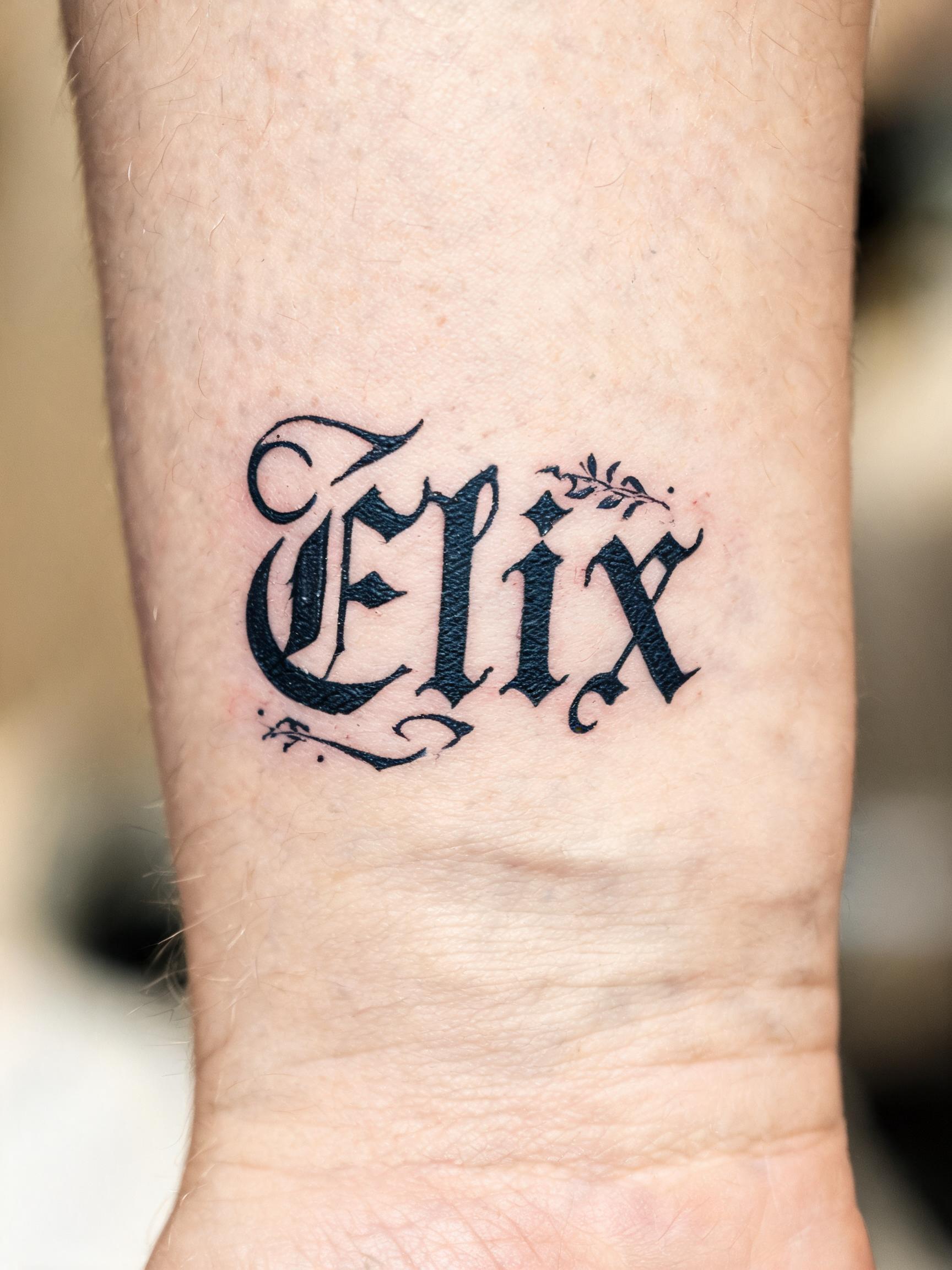 "Élix" — Tattoo | AI Text Effect Generator