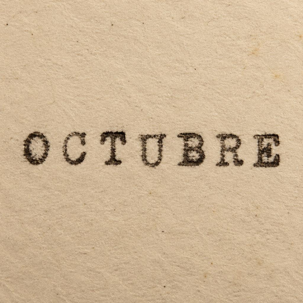 "OCTUBRE" — Typewriter text effect