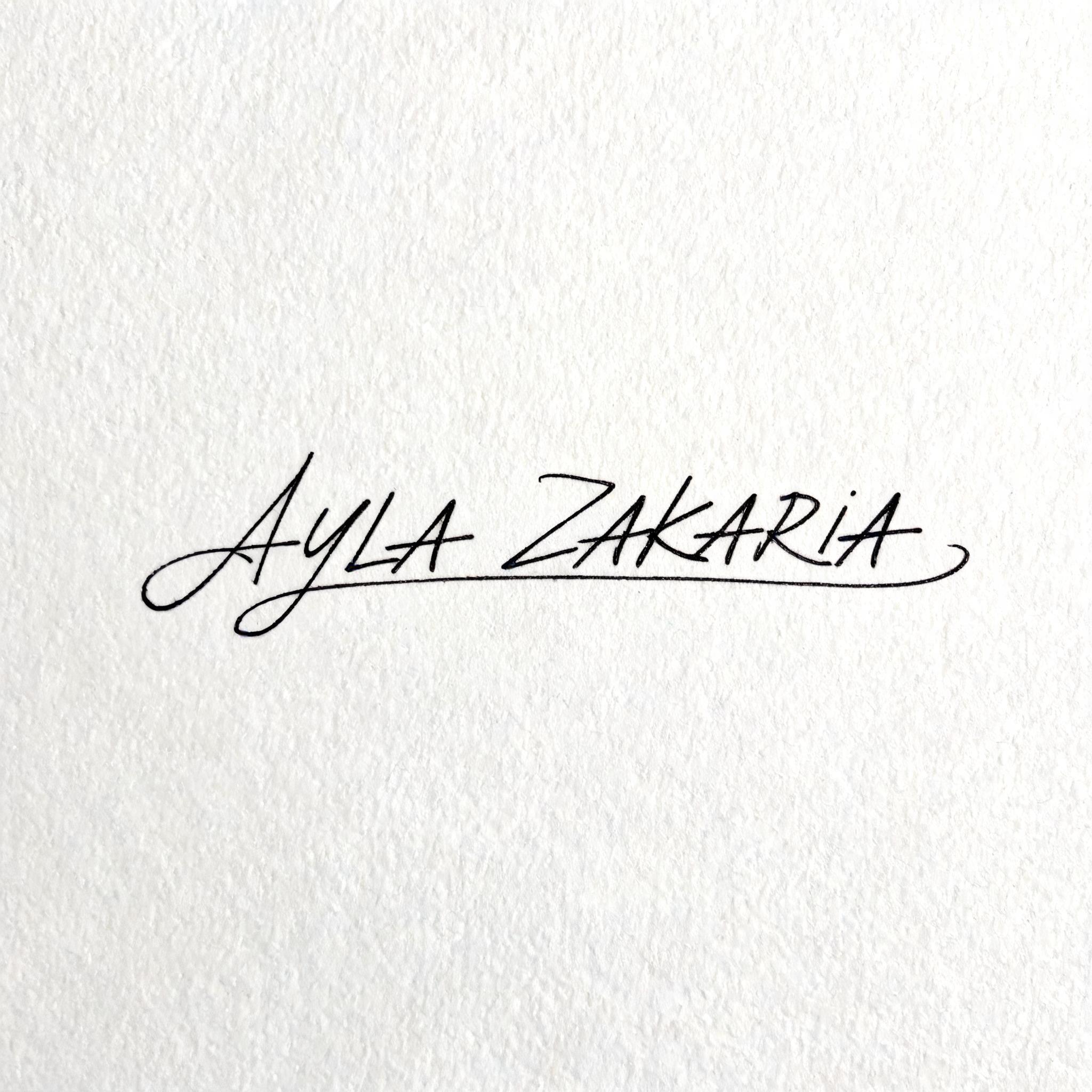 "AYLA ZAKARIA" — Cursive Signature text effect